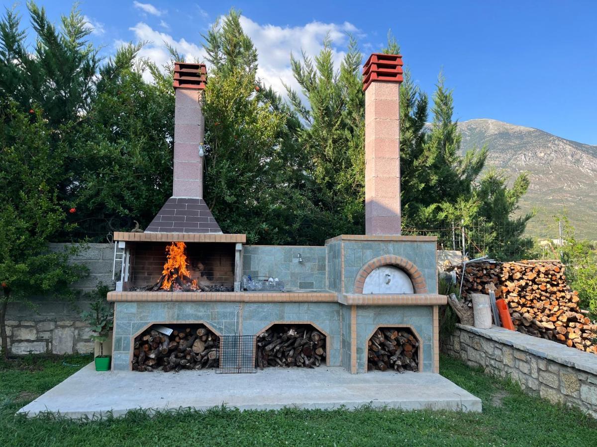 River Escape Villa - Private Beach, Scenic View & Bbq Tepelene Exterior photo